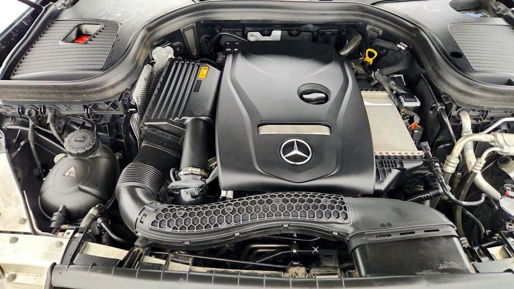 Used 2018 Mercedes-Benz GLC 300 4MATIC image 26