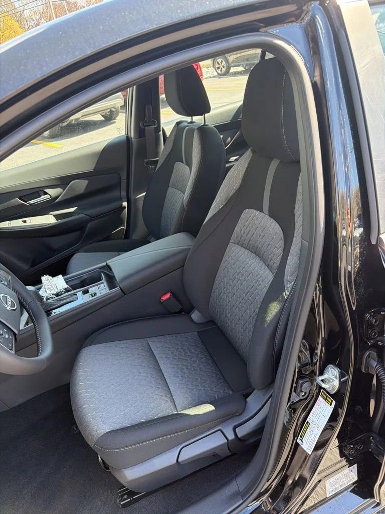 Used 2025 Nissan Sentra SV w/ All-Weather Package FWD image 21