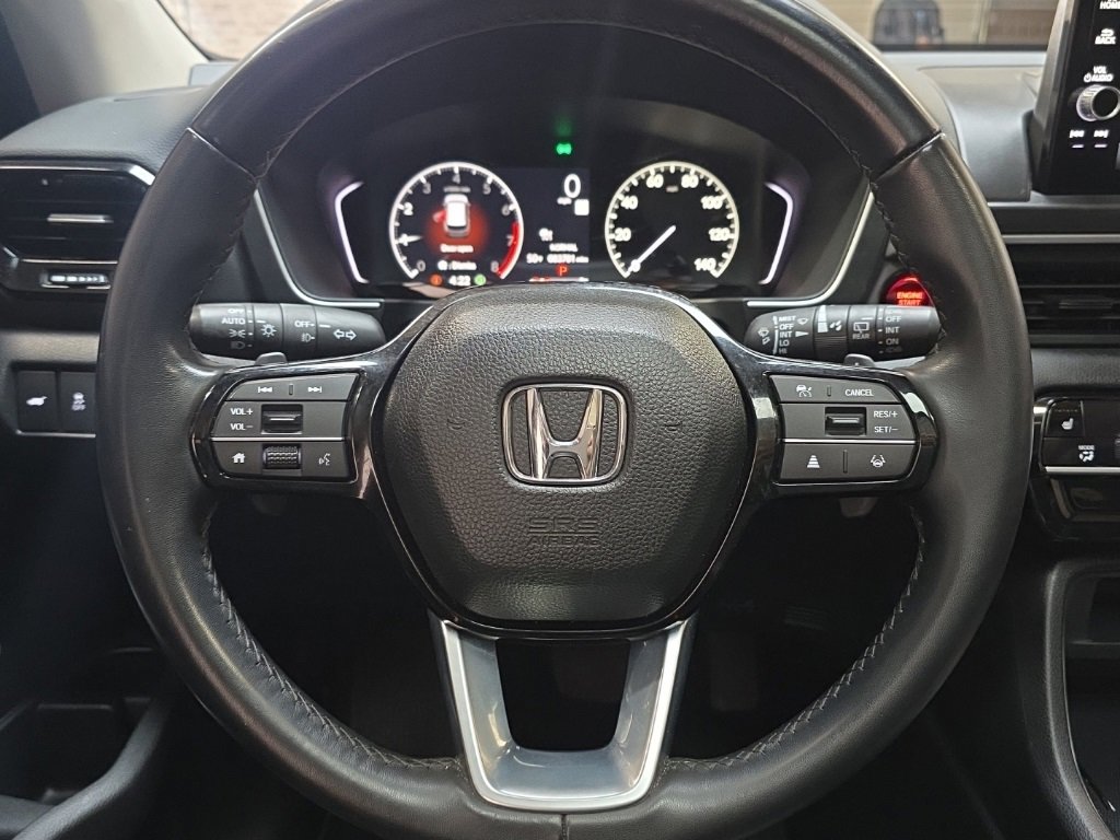 Used 2023 Honda Pilot Touring image 19