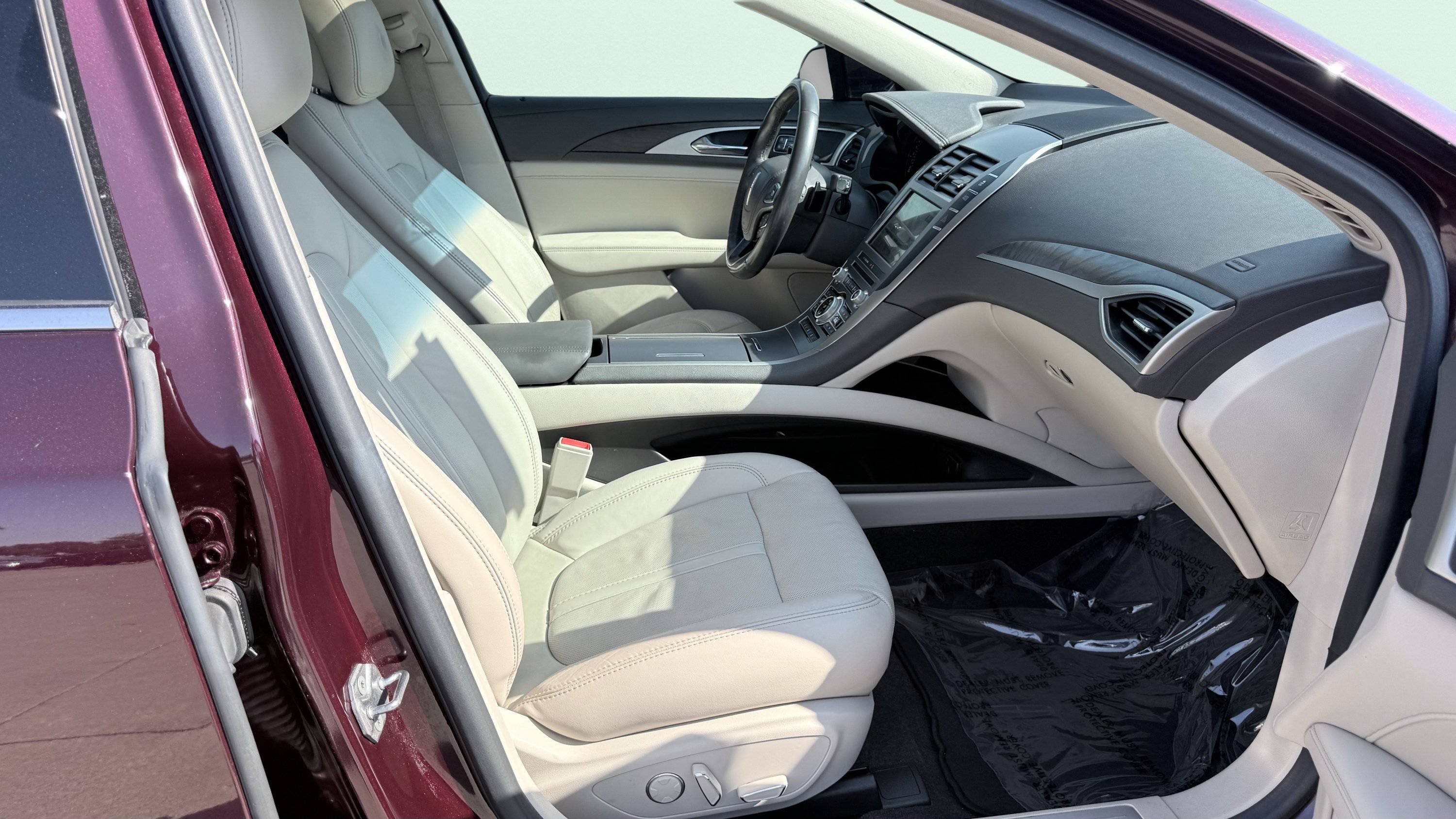 Used 2017 Lincoln MKZ Reserve FWD image 35