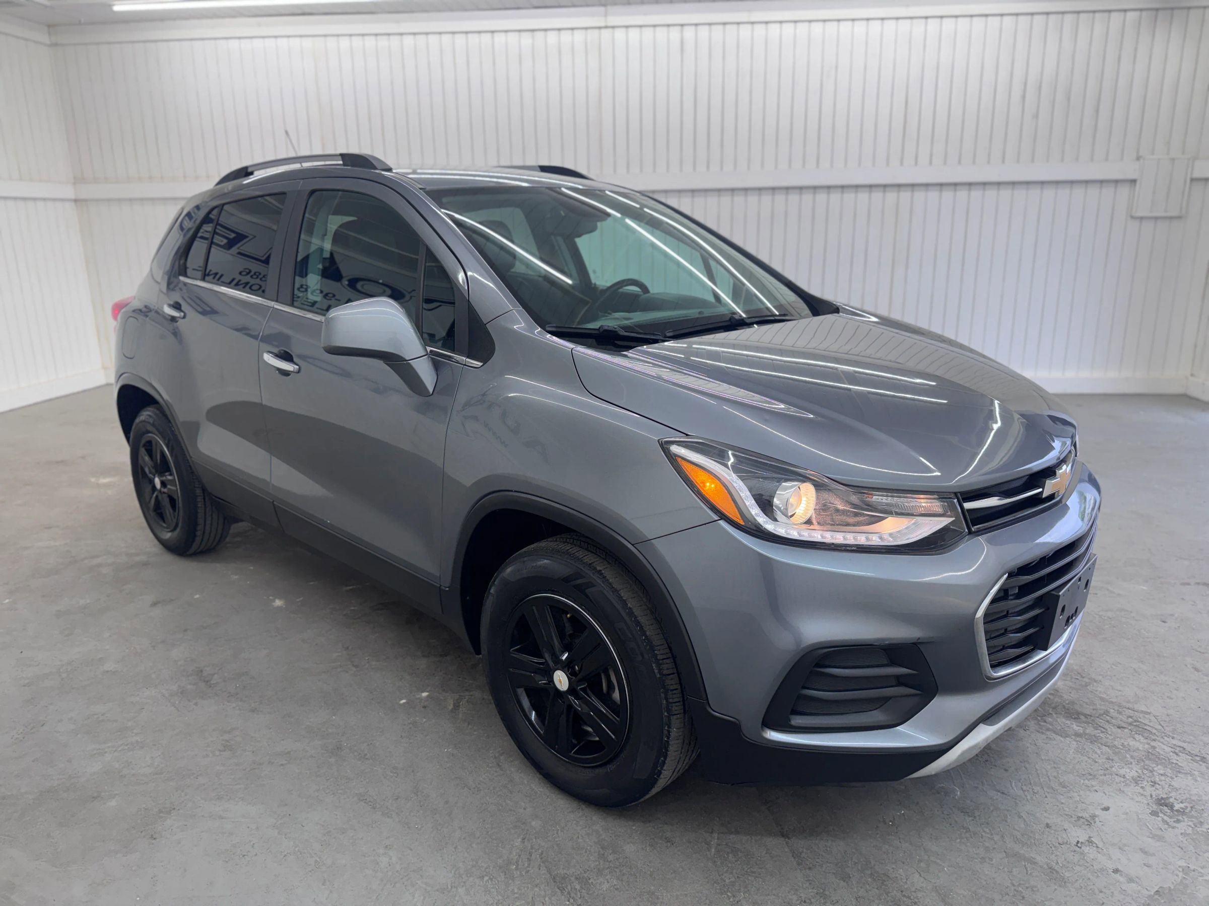 Used 2019 Chevrolet Trax LT w/ LT Convenience Package AWD/4WD image 3
