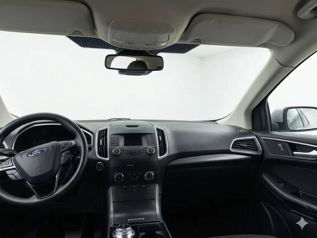 Used 2019 Ford Edge SE w/ Cargo Accessory Package image 5