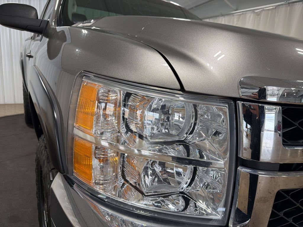 Used 2014 Chevrolet Silverado 2500 W/T AWD/4WD image 13