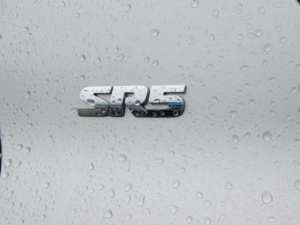 Used 2020 Toyota 4Runner SR5 AWD/4WD image 38