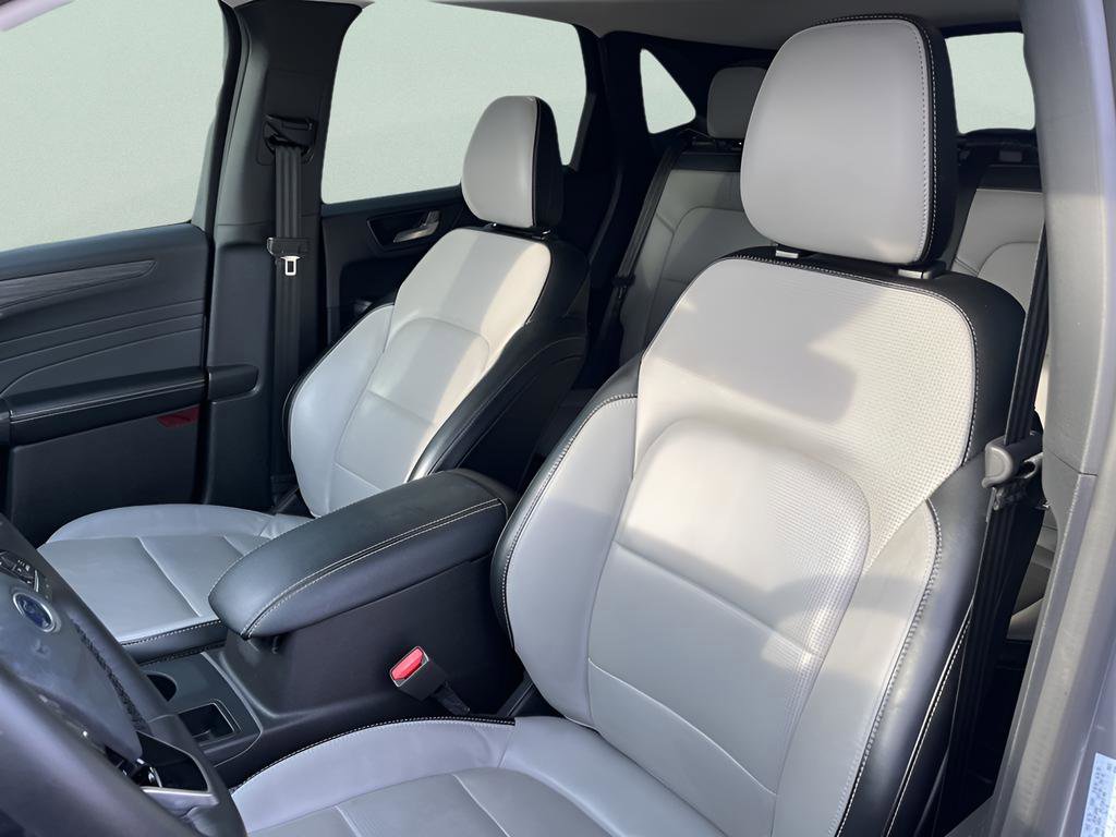 Used 2024 Ford Escape Platinum AWD/4WD image 14