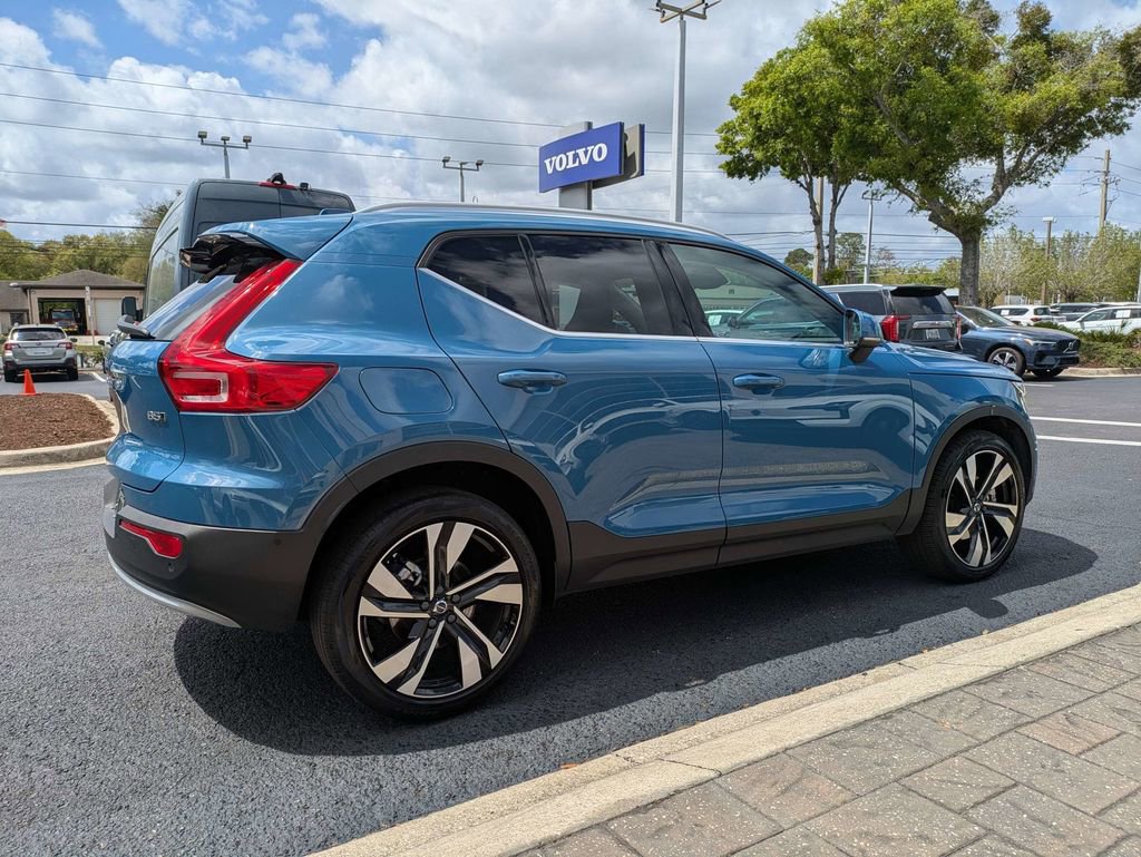 Used 2023 Volvo XC40 B5 Plus w/ Protection Package Premier image 6