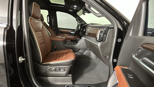 Used 2025 GMC Sierra 3500 Denali Ultimate AWD/4WD image 30