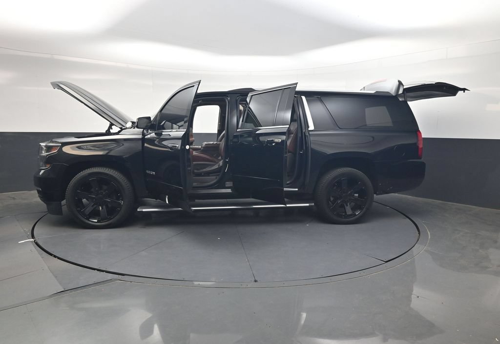 Used 2020 Chevrolet Suburban Premier AWD/4WD image 36
