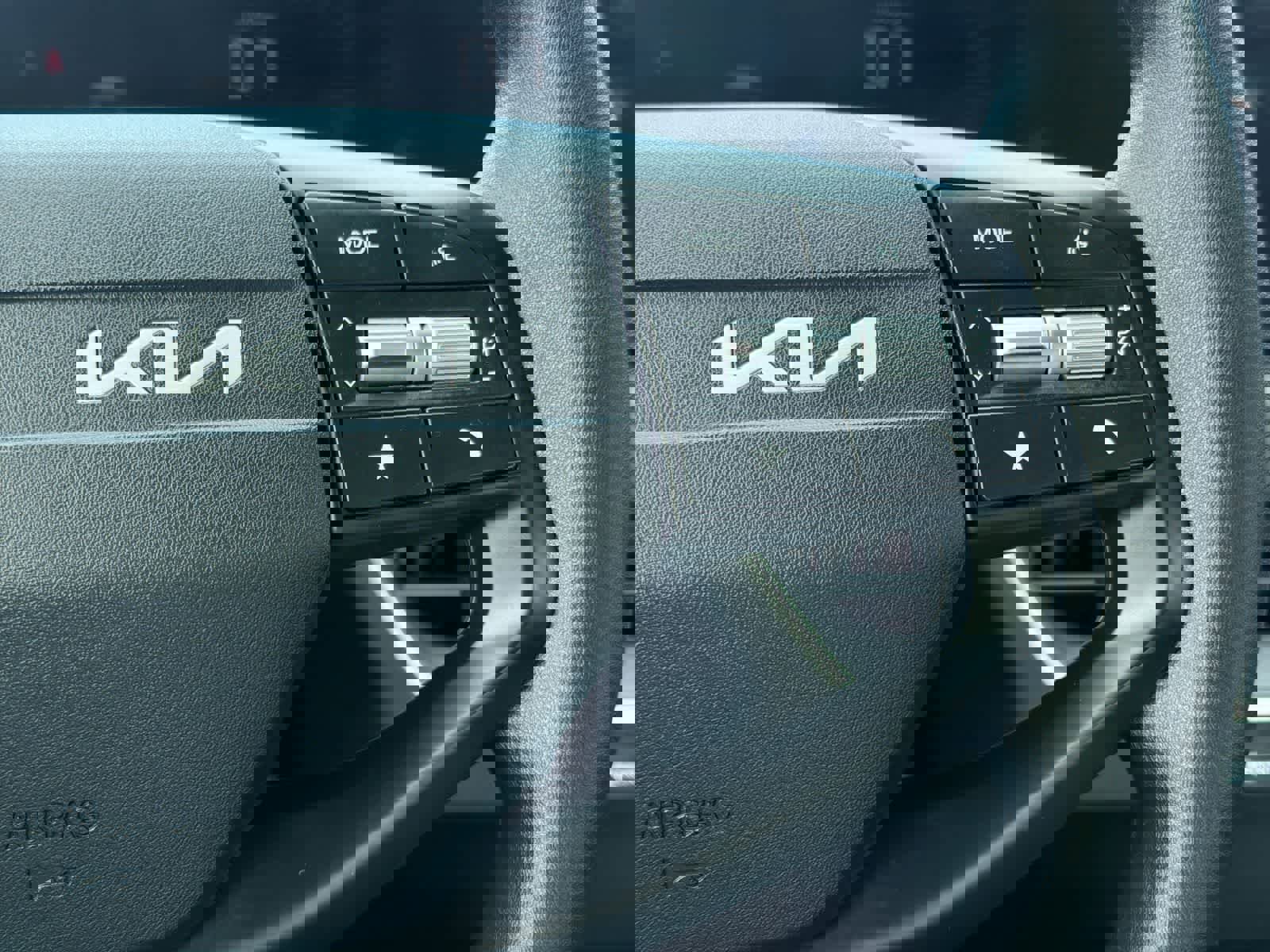 Used 2025 Kia K4 LXS image 25