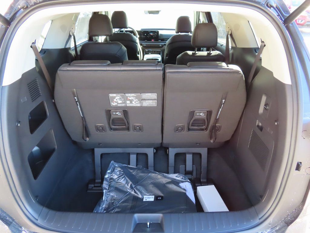 New 2026 Kia Carnival EX image 17