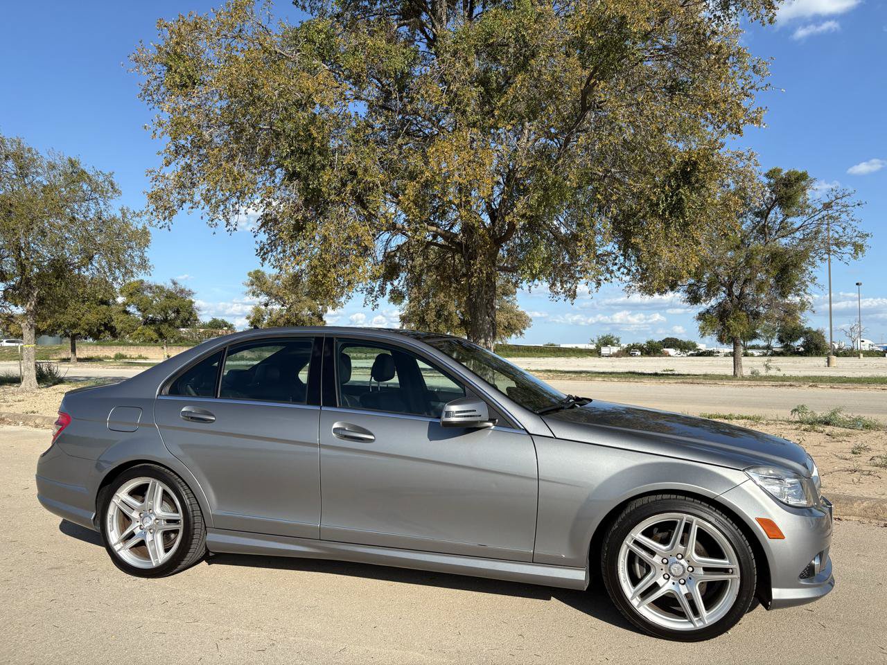 Used 2010 Mercedes-Benz C 300 Sedan image 53