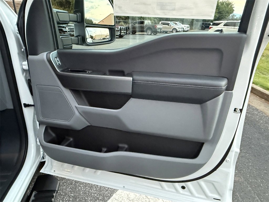 New 2026 Ford F350 XLT image 15
