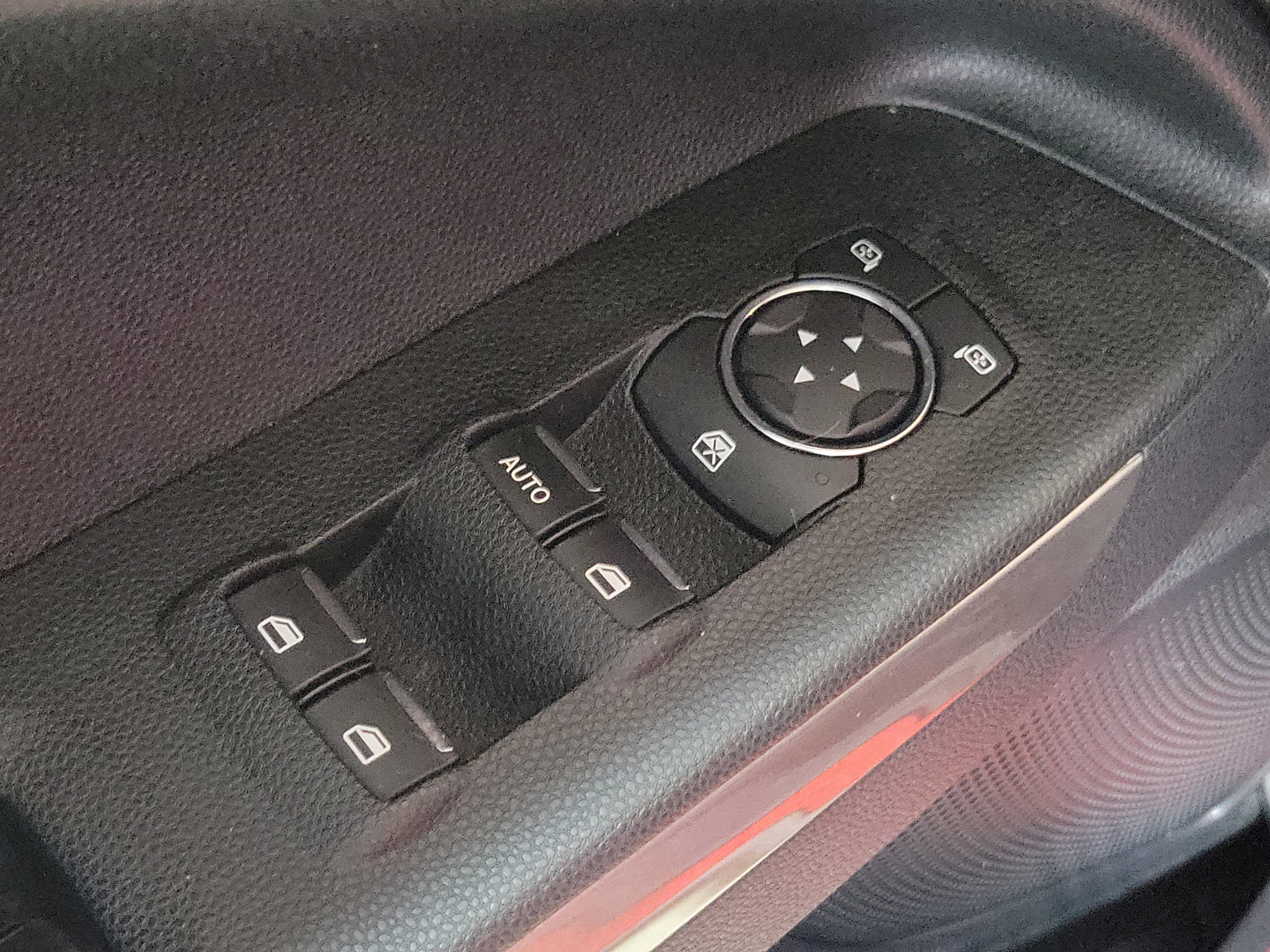 Used 2019 Ford EcoSport SE image 18