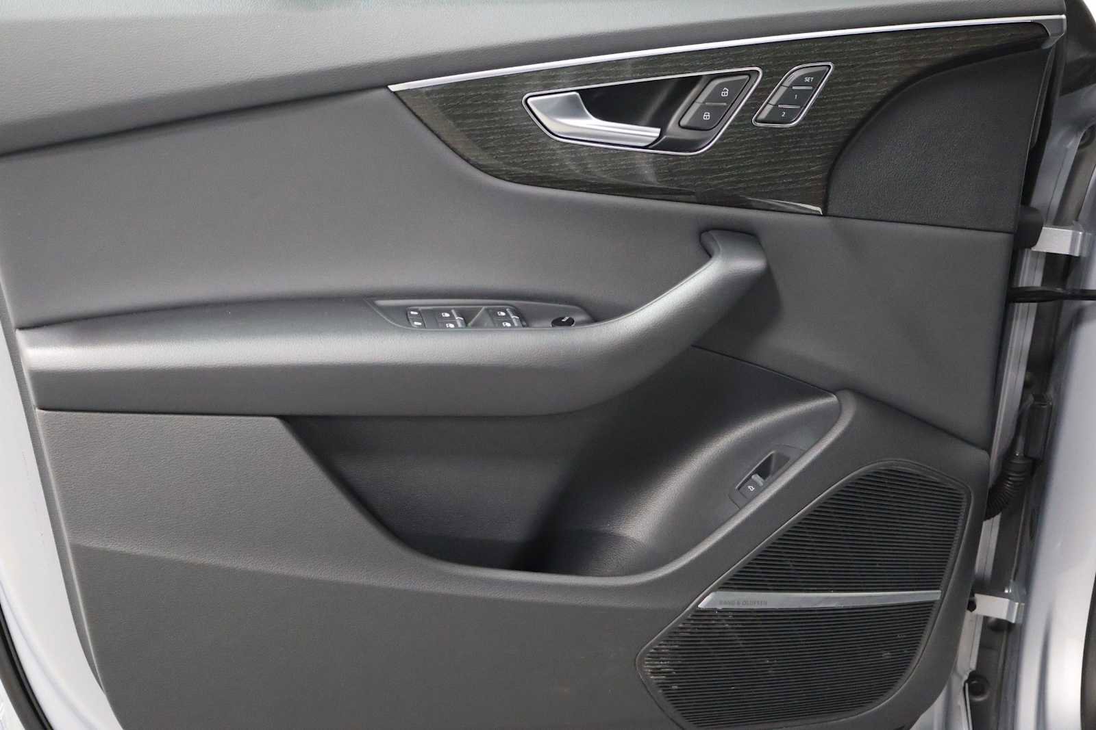 Used 2021 Audi Q8 Premium Plus w/ Premium Plus Package AWD/4WD image 16