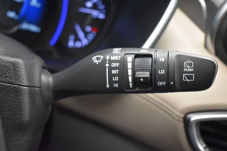 Used 2019 Hyundai Santa Fe SEL AWD/4WD image 26