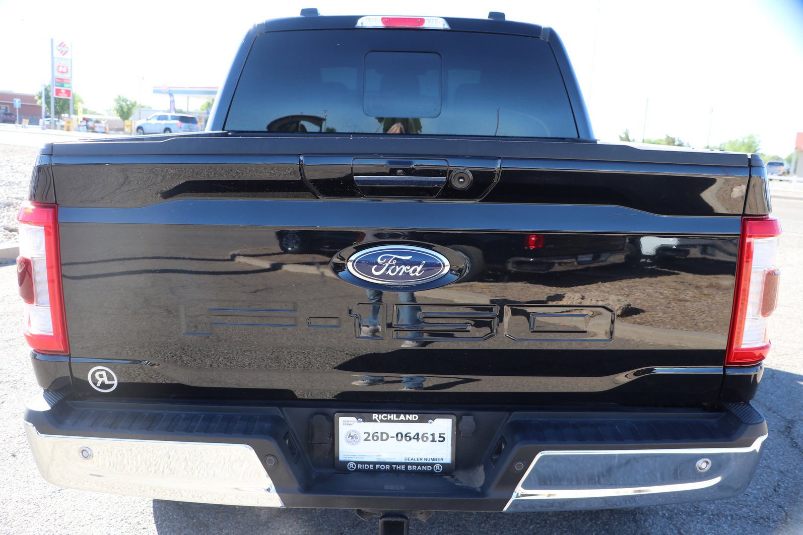 Used 2023 Ford F150 Lariat w/ Equipment Group 502A High AWD/4WD image 6