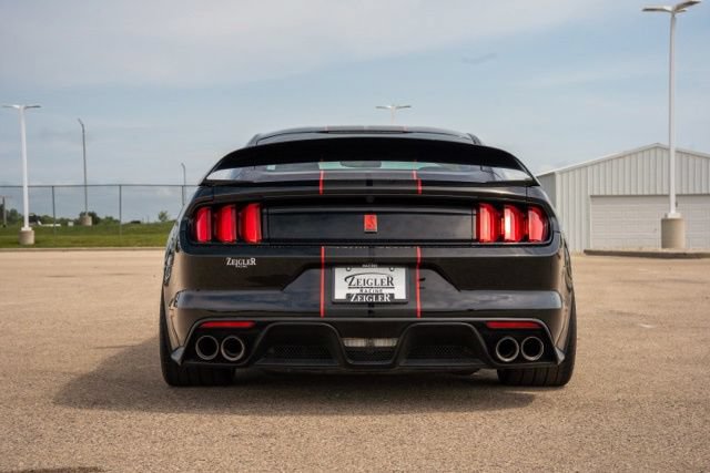 Used 2016 Ford Mustang Shelby GT350R RWD image 6