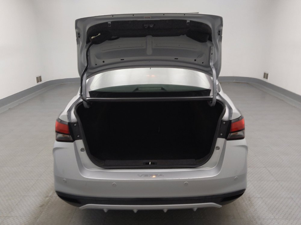 Used 2020 Nissan Versa S FWD image 29