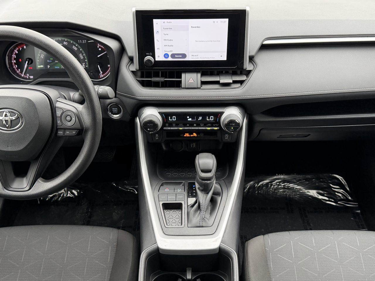 Used 2025 Toyota RAV4 XLE FWD image 14