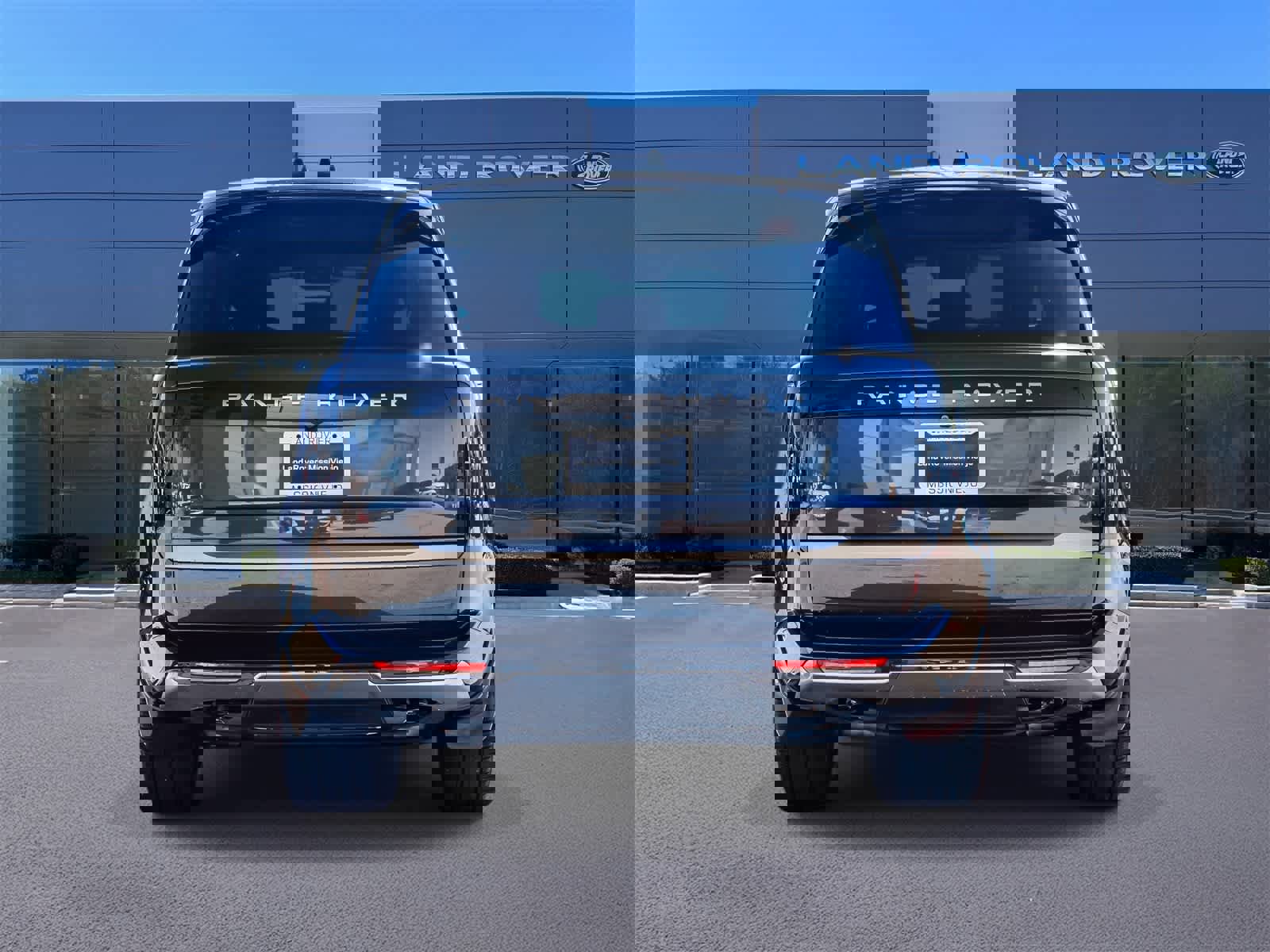 Certified 2024 Land Rover Range Rover SE image 5