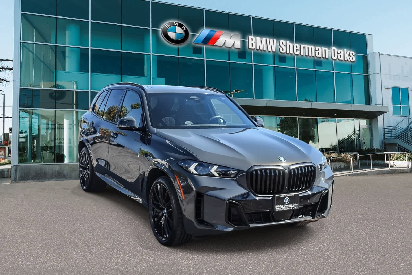 Used 2026 BMW X5 sDrive40i w/ M Sport Package RWD image 3