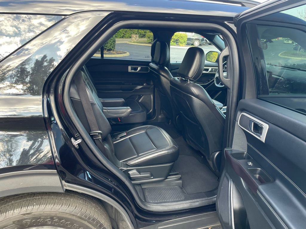 Used 2020 Ford Explorer XLT w/ Equipment Group 202A image 27