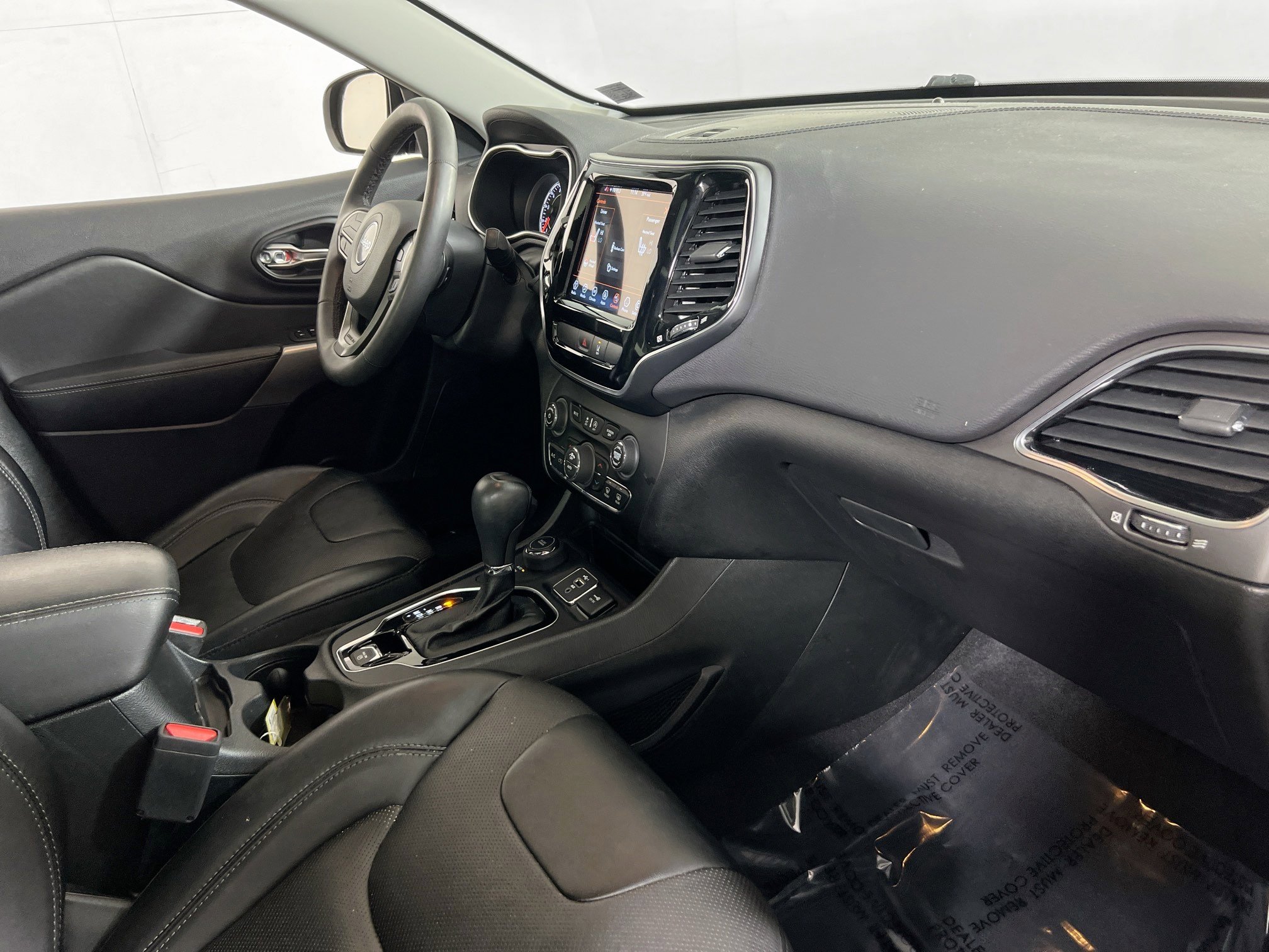 Used 2022 Jeep Cherokee Limited image 28