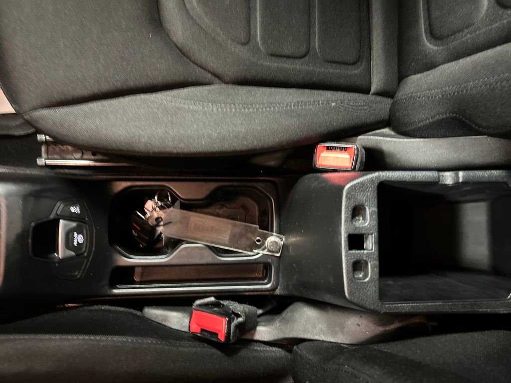 Used 2019 Jeep Renegade Latitude w/ Cold Weather Group FWD image 19