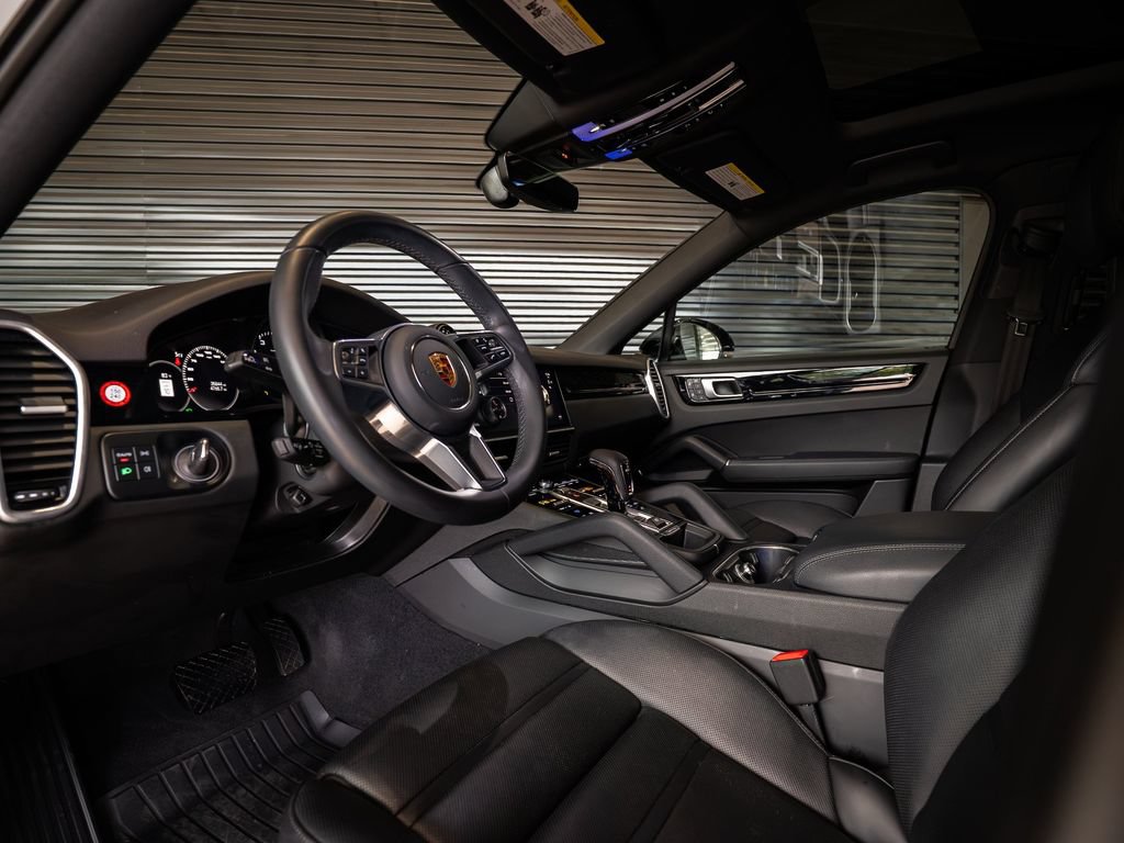 Certified 2023 Porsche Cayenne Coupe AWD/4WD image 4