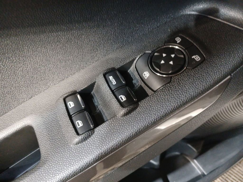 Used 2020 Ford EcoSport SES image 14