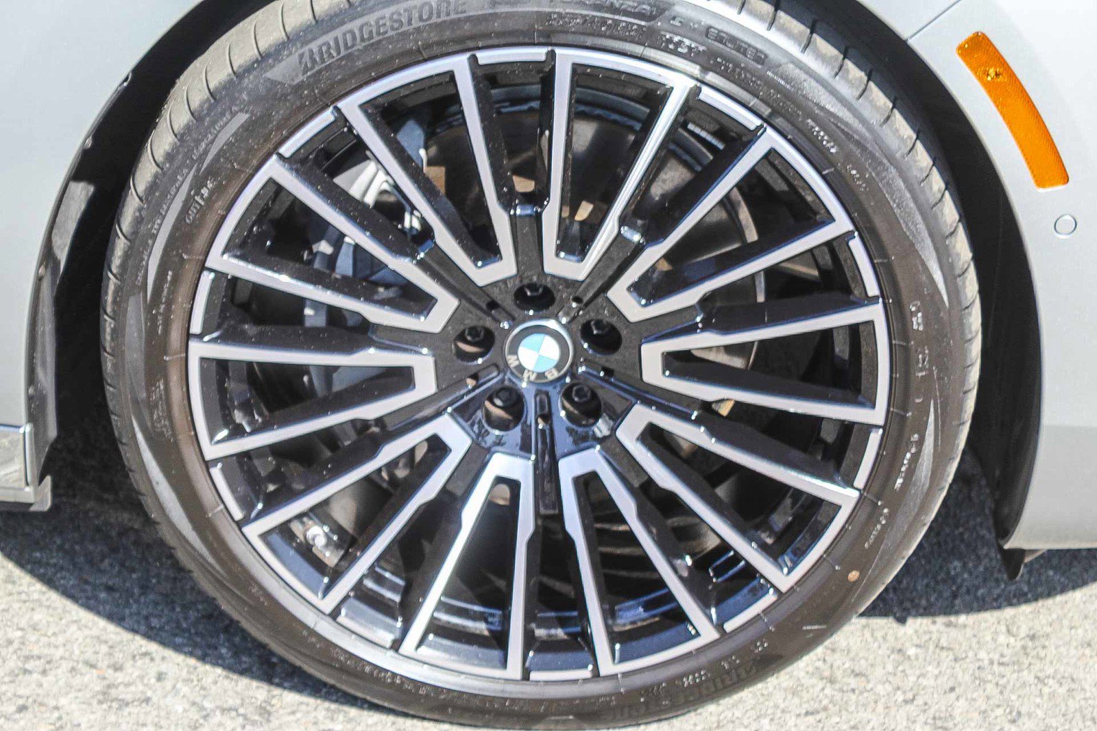 Certified 2025 BMW i7 eDrive50 w/ Premium Package image 10