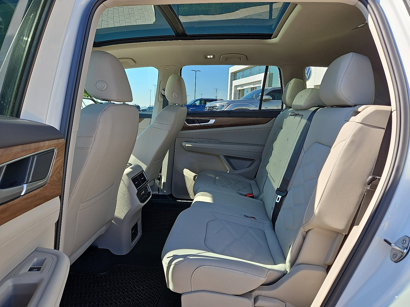 New 2026 Volkswagen Atlas SE image 12