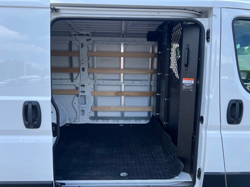 Used 2025 RAM ProMaster 2500 w/ U-Haul Equipment Group FWD image 7
