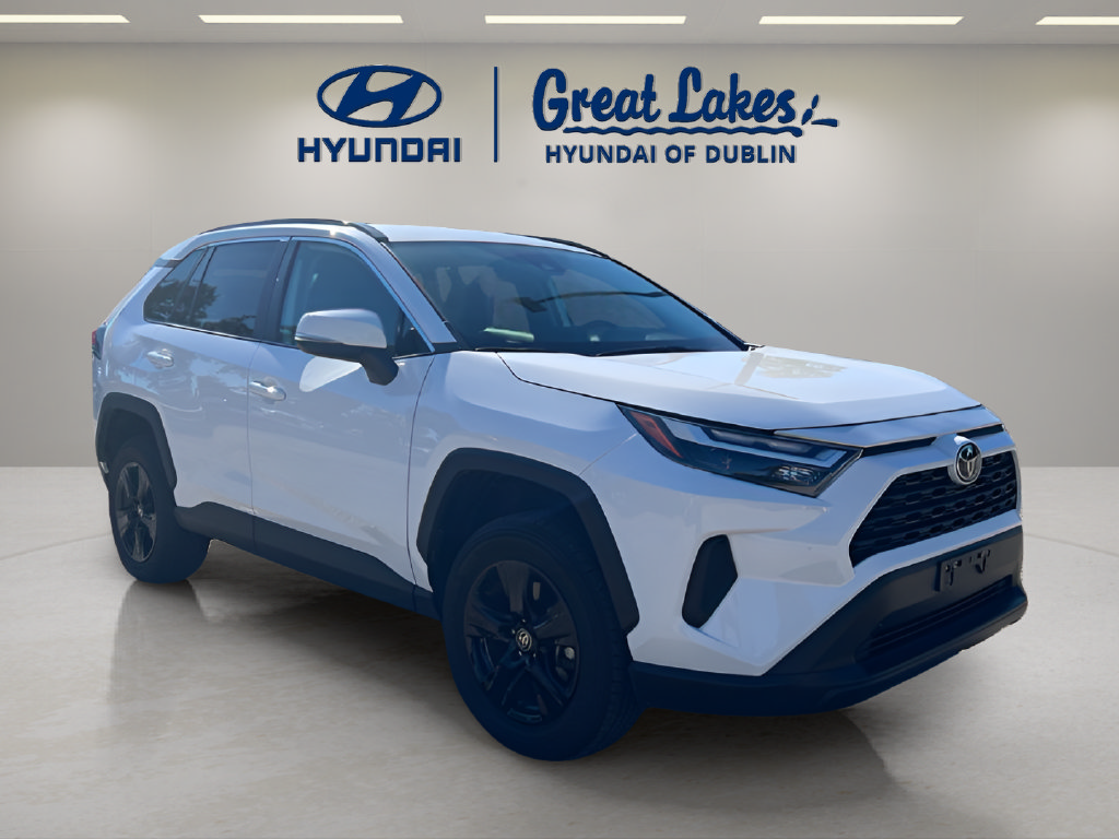 Used 2025 Toyota RAV4 XLE AWD/4WD image 7
