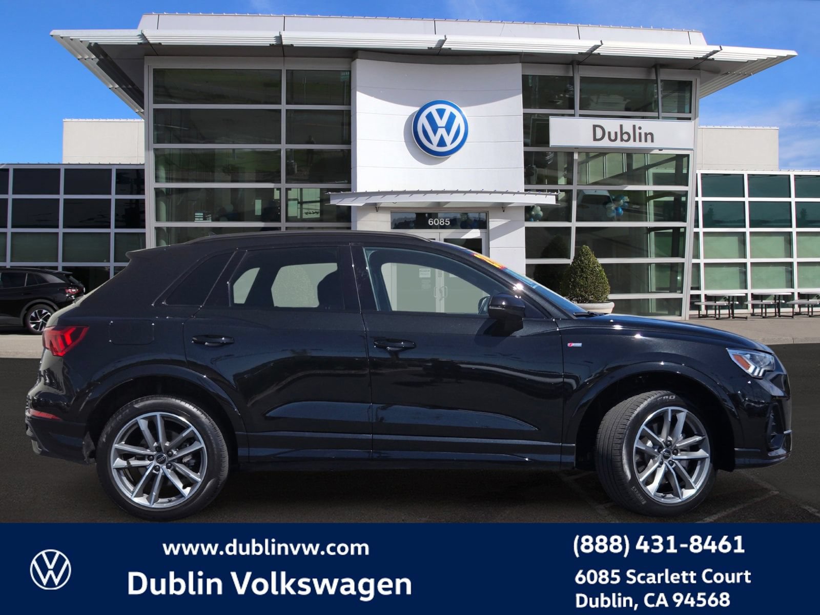 Used 2023 Audi Q3 2.0T Premium AWD/4WD image 3