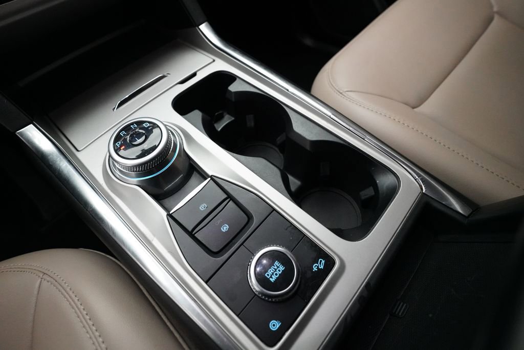 Used 2023 Ford Explorer XLT w/ Equipment Group 202A image 18