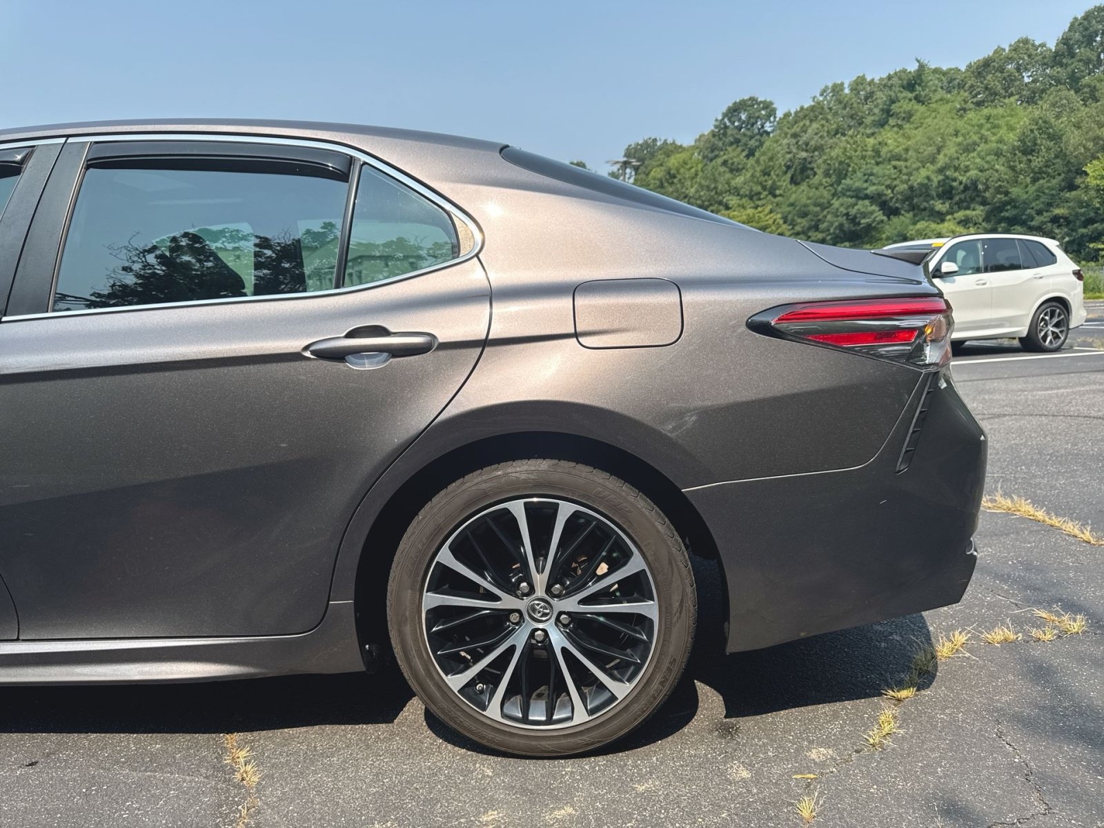 Used 2019 Toyota Camry SE FWD image 26