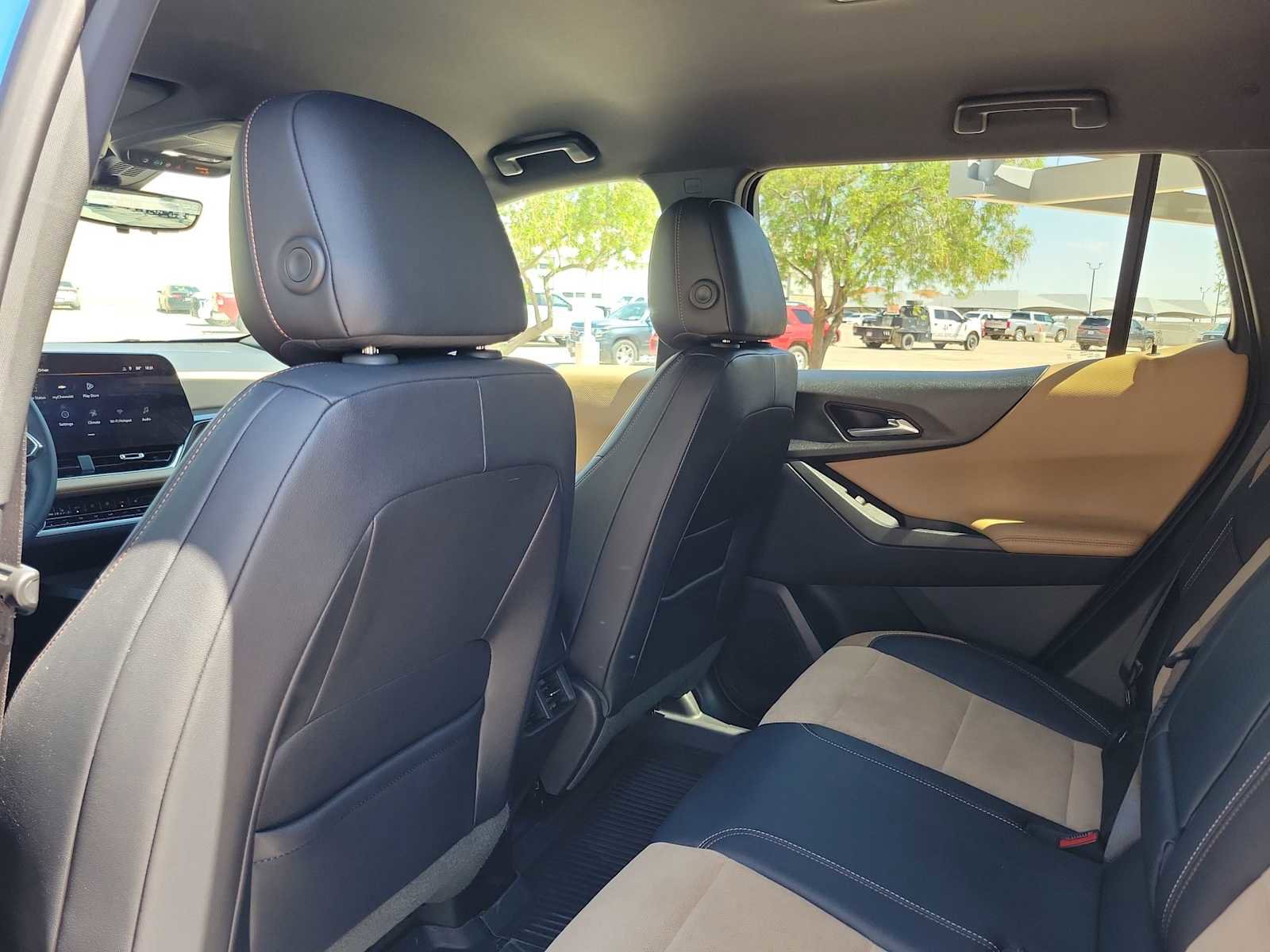 Used 2026 Chevrolet Equinox ACTIV w/ Safety and Technology Package image 16