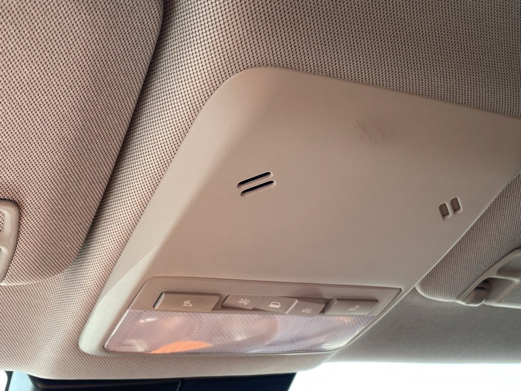 Used 2022 Chevrolet Trax LT w/ Sport Edition image 17