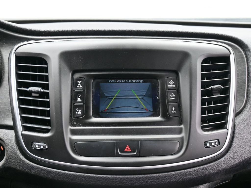 Used 2015 Chrysler 200 Limited w/ Convenience Group image 40