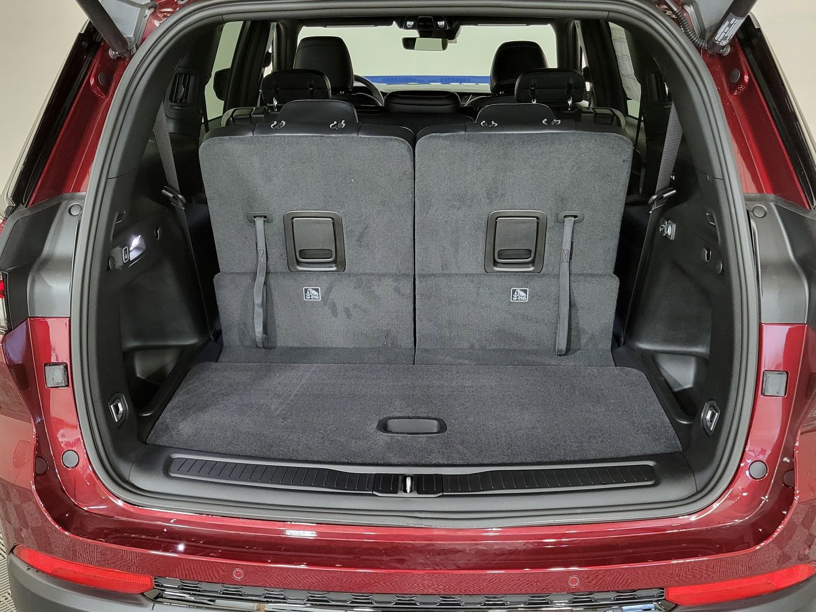 New 2025 Jeep Grand Cherokee L Altitude w/ Trailer Tow Package image 35