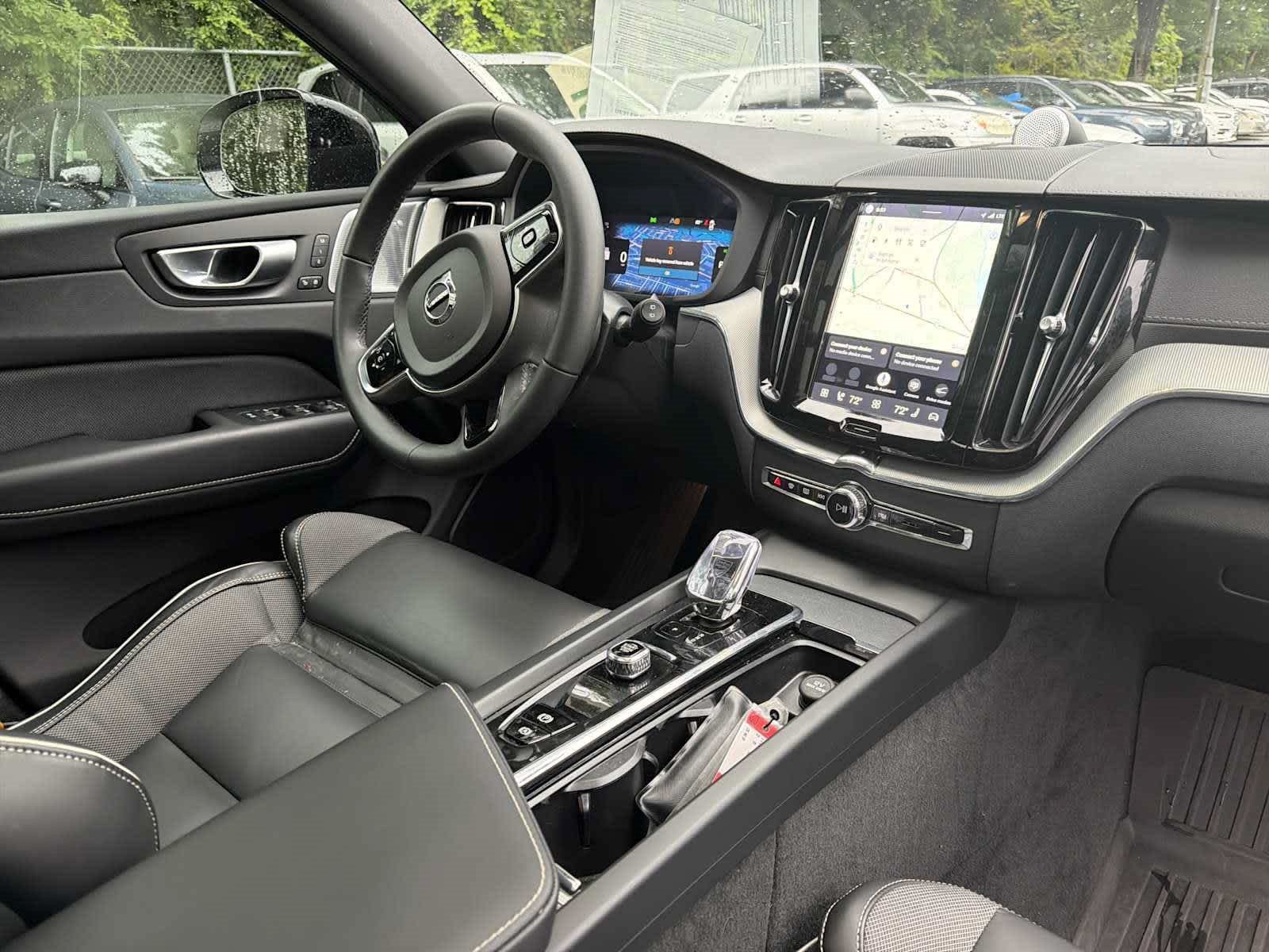 Used 2023 Volvo XC60 B5 Ultimate w/ Climate Package FWD image 19