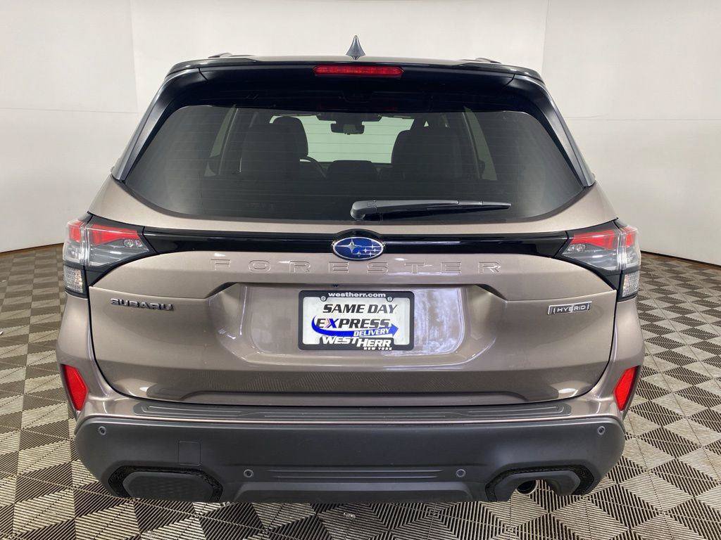 Used 2025 Subaru Forester Touring AWD/4WD image 7