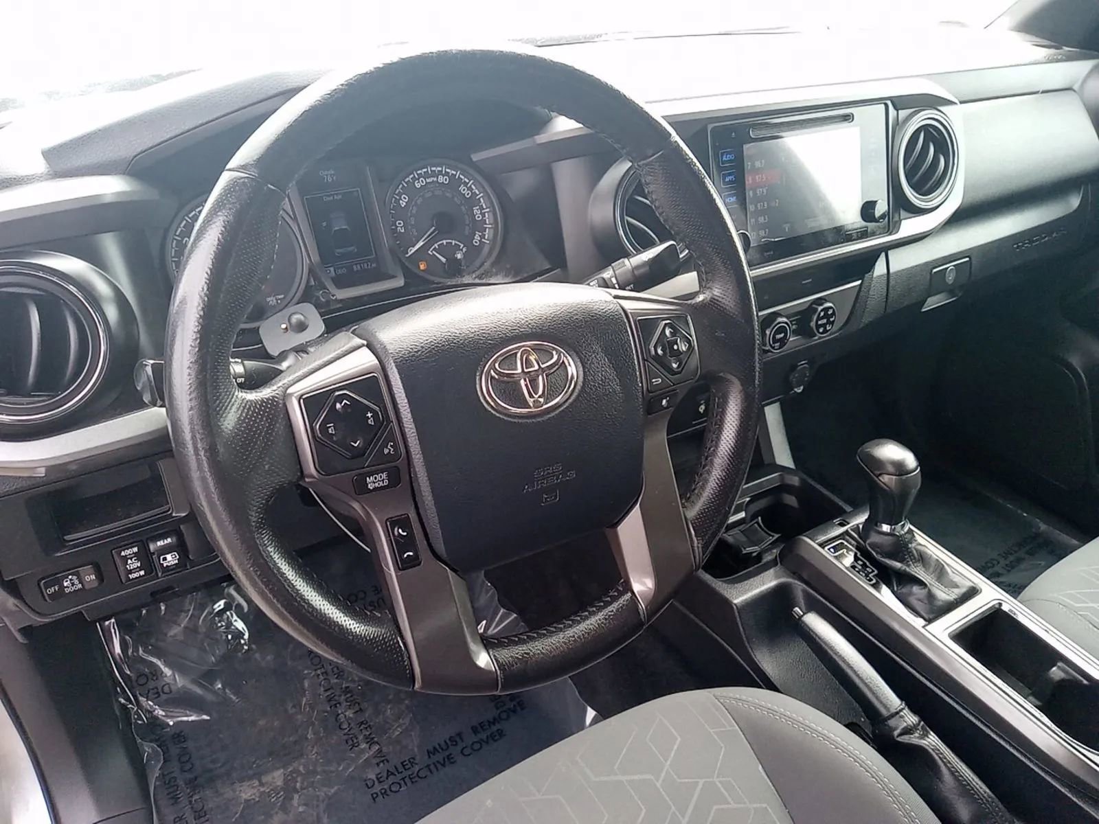 Used 2017 Toyota Tacoma TRD Sport w/ Tow Package (A/T) image 7