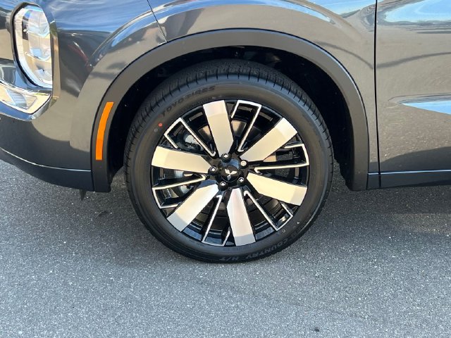 New 2026 Mitsubishi Outlander SEL FWD image 10