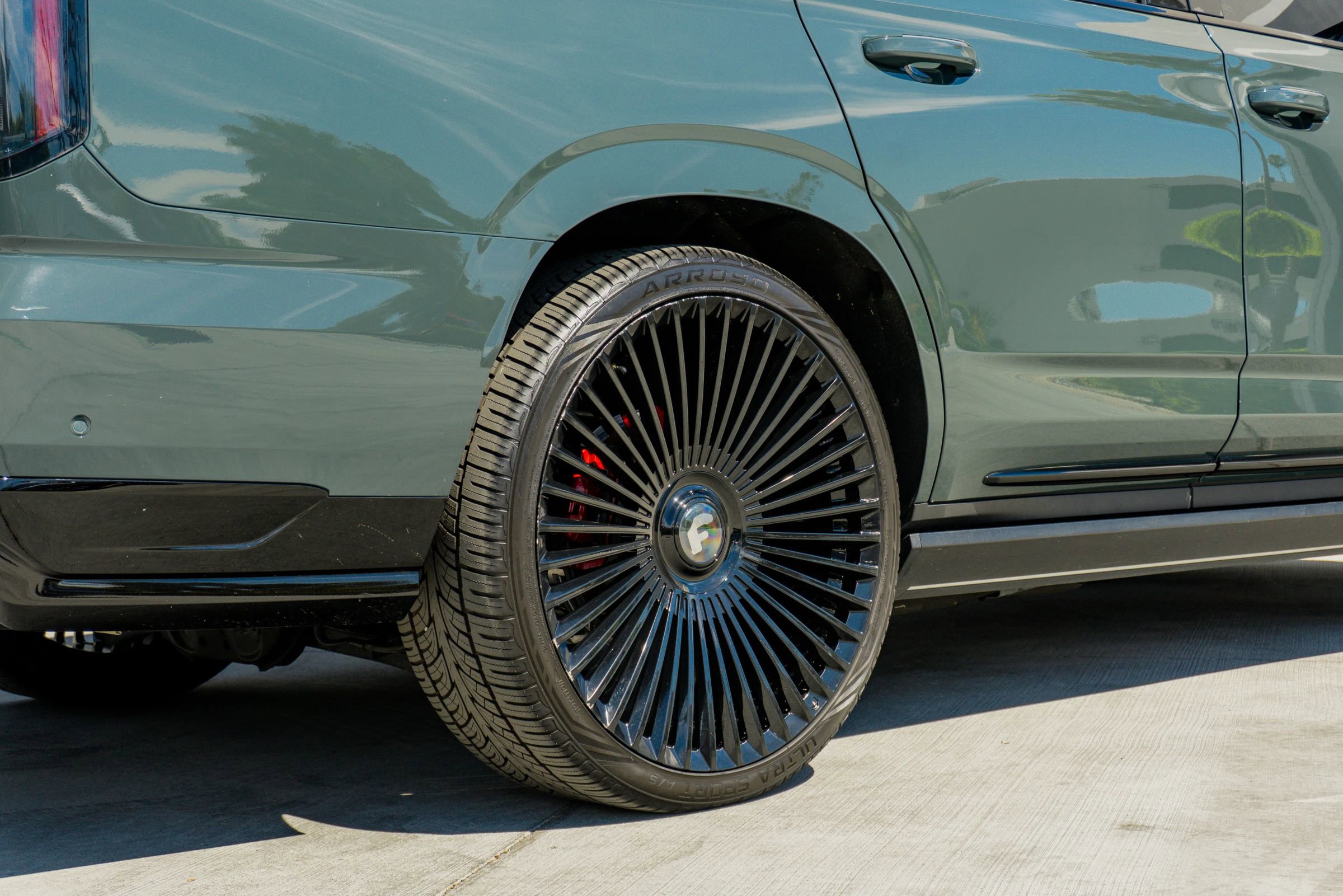 Used 2025 Cadillac Escalade V w/ LPO, ONYX Package AWD/4WD image 44