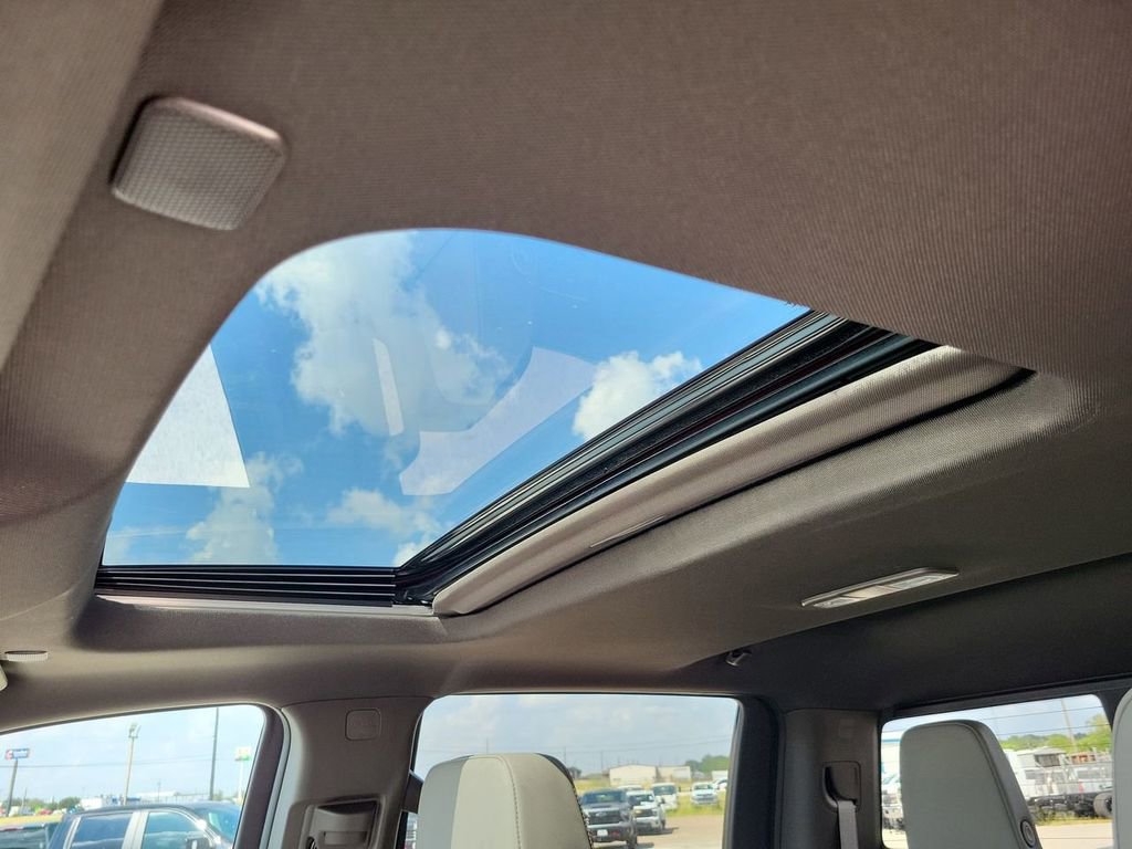 New 2026 GMC Sierra 1500 SLT image 16