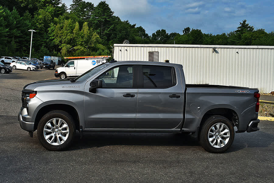 Used 2023 Chevrolet Silverado 1500 Custom AWD/4WD image 4