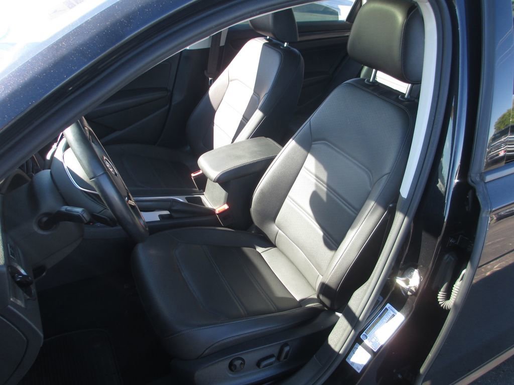 Used 2020 Volkswagen Passat 2.0T R-Line FWD image 17