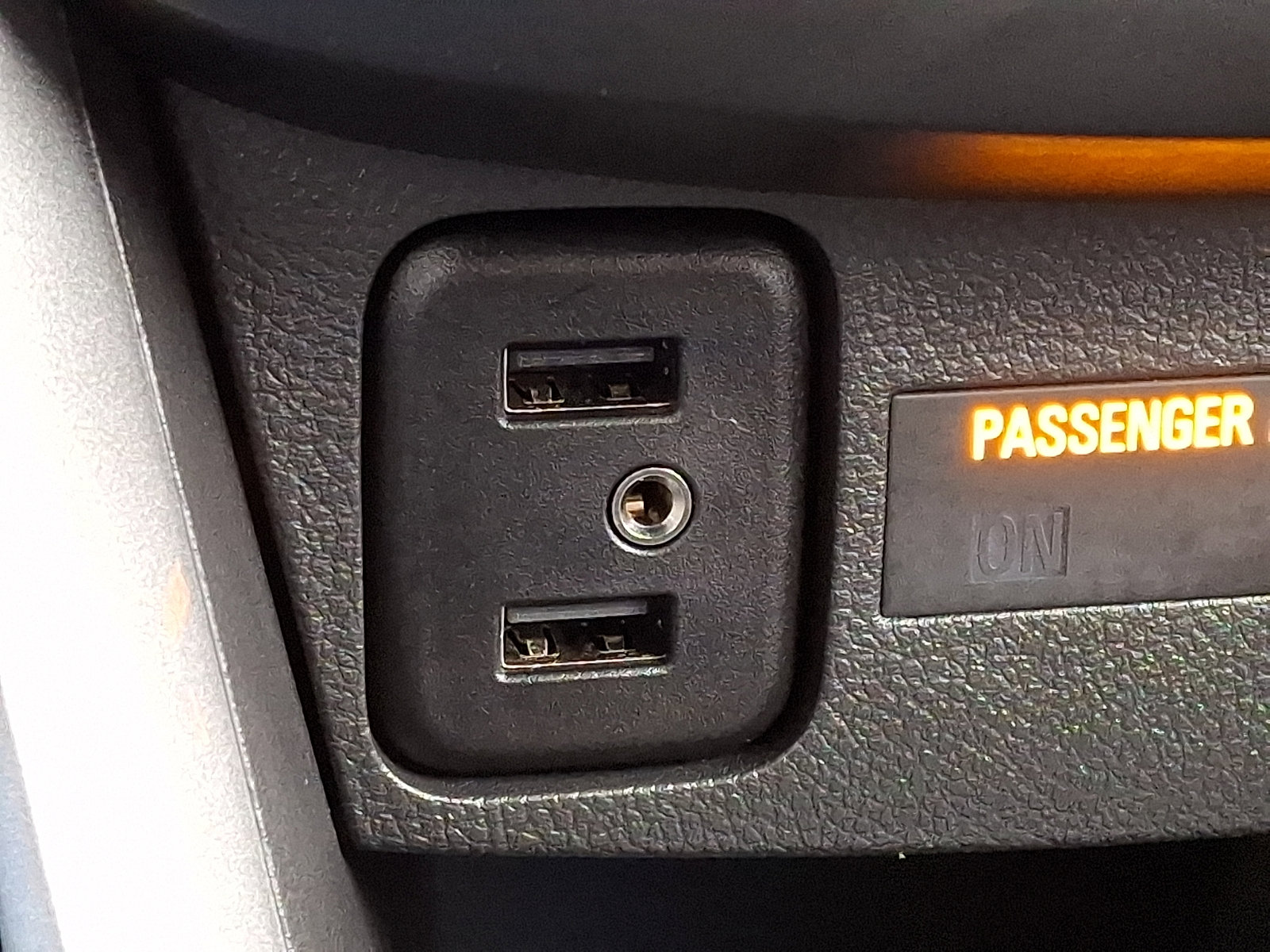 Used 2022 Chevrolet Trax LT w/ LT Convenience Package image 23